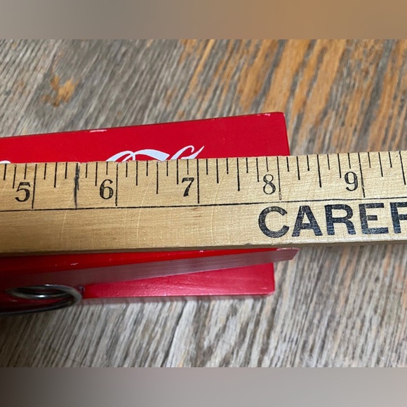 Coca Cola branded items - salt and pepper shaker with caddie giant clothes pin - Picture 9 of 11